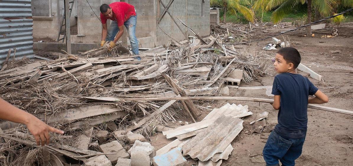 Foto: Los habitantes de Honduras (en la imagen la localidad de Guapinol) se enfrentan a continuas catástrofes ambientales, los huracanes no solo arrasan los cultivos si no también sus casas. (Edu León)