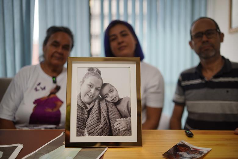 Fotografías de María Fernanda con su hijo Anyelo Quevedo Fuentes. 
