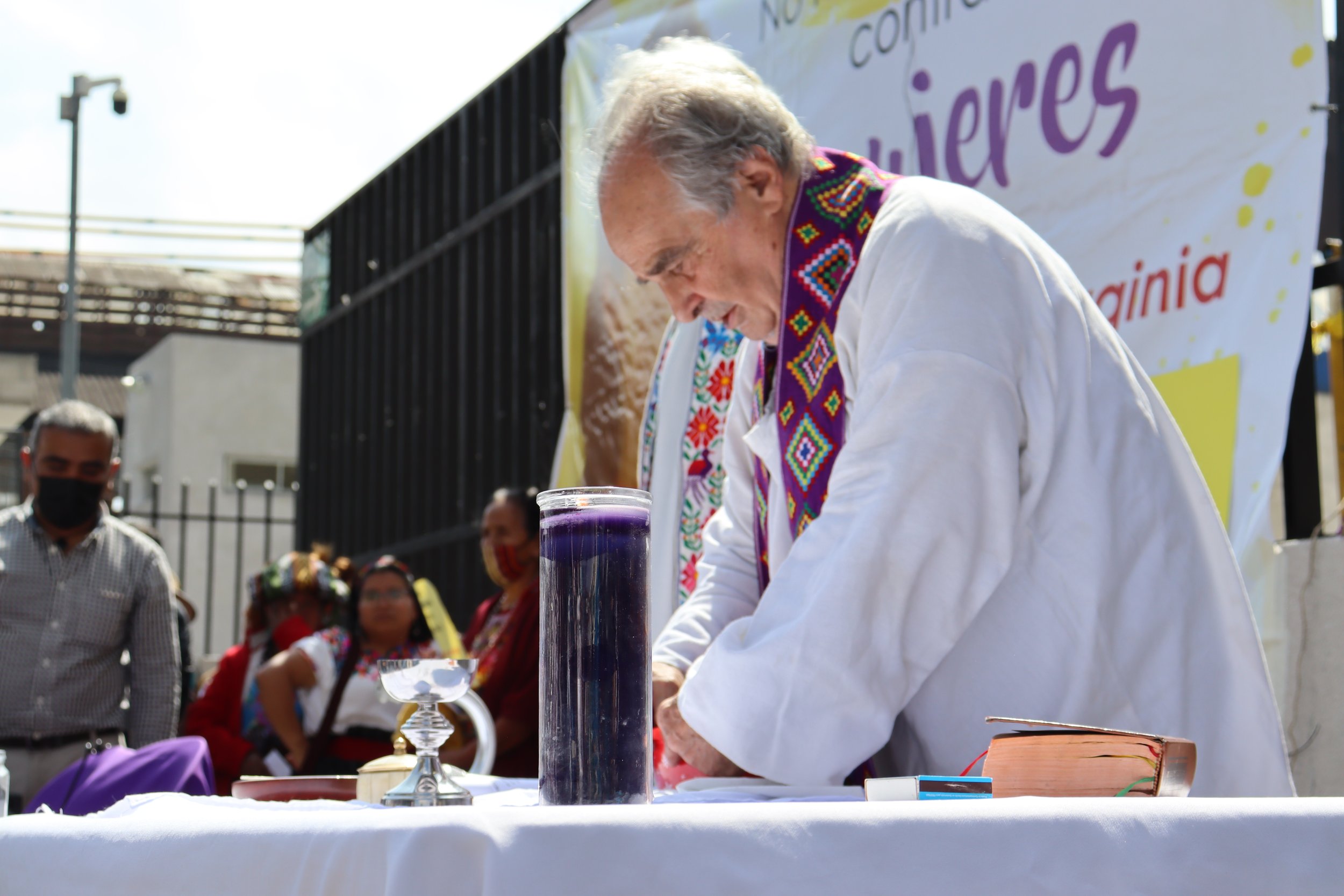  Realización de la misa en nombre de Virginia Laparra. Fotografía: Ketzali Pérez 