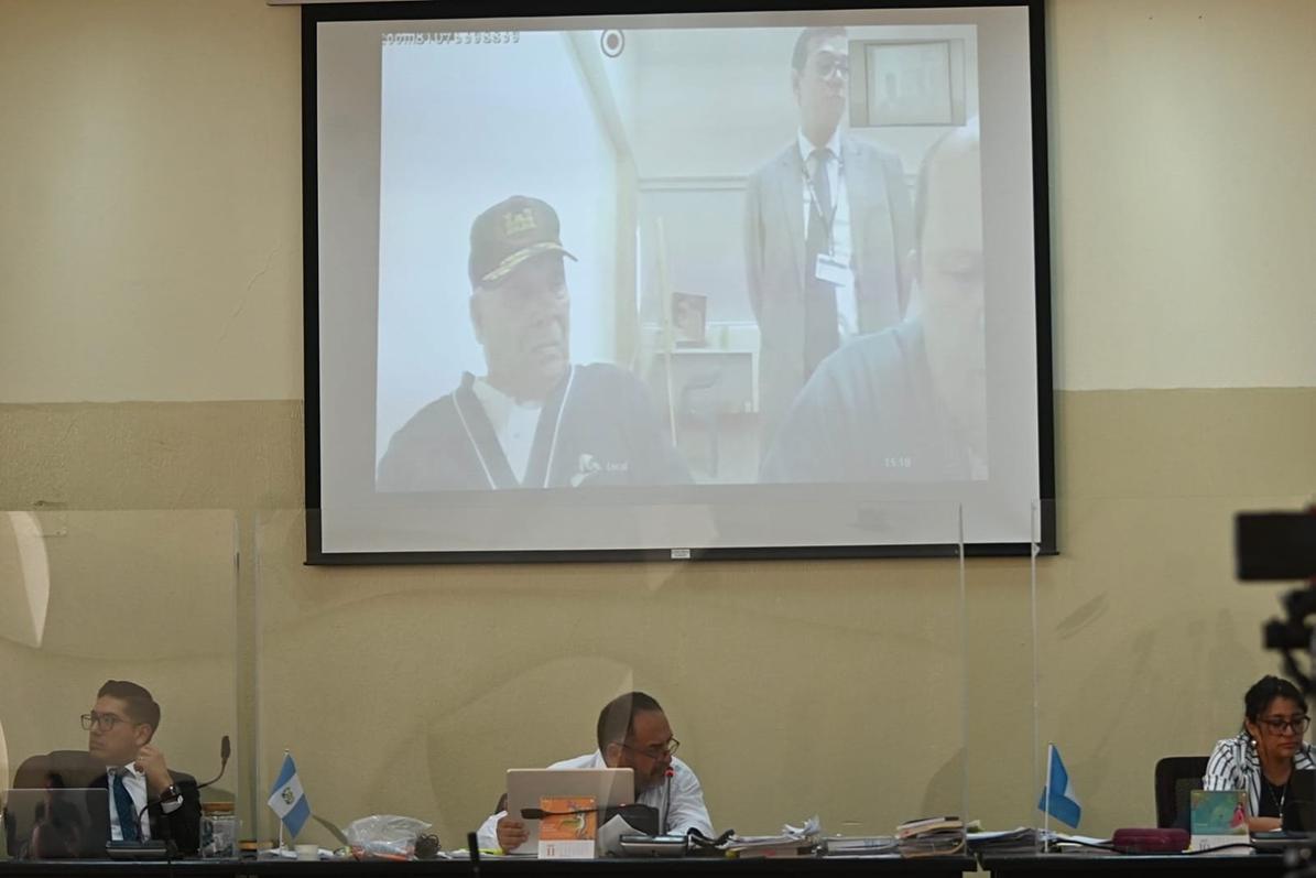 Los jueces del Tribunal de Mayor Riesgo A en una de las audiencias del juicio por genocidio. Foto Prensa Comunitaria