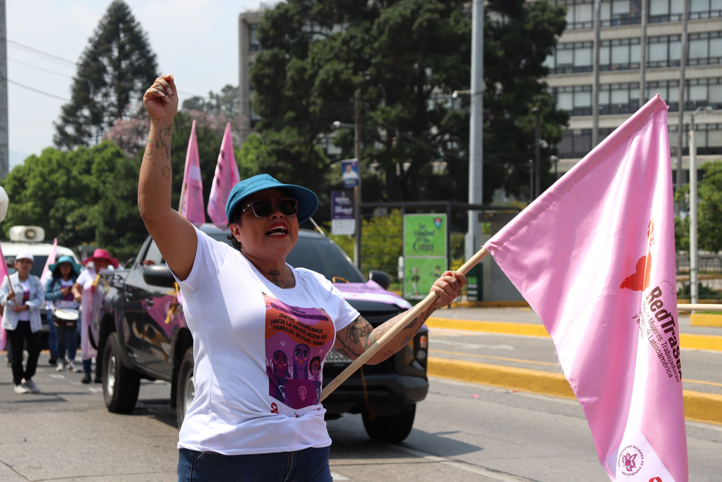  Mujer trabajadora en la caminata por el Día Internacional de las Trabajadoras. Fotografía: María España 