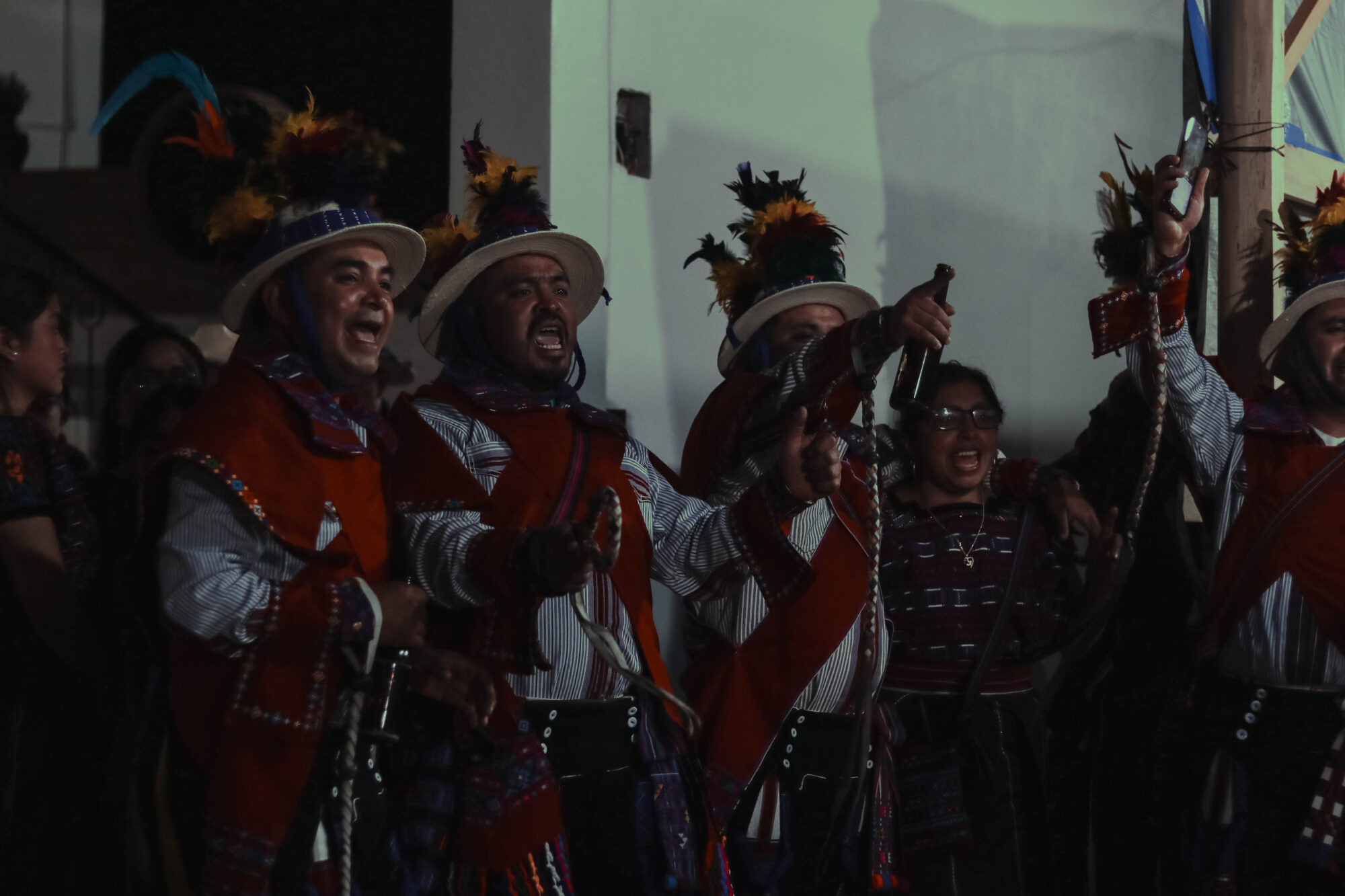 La casa del primer capitán se llena de los sonidos de la marimba y gritos de los jinetes. Foto de Alex PV