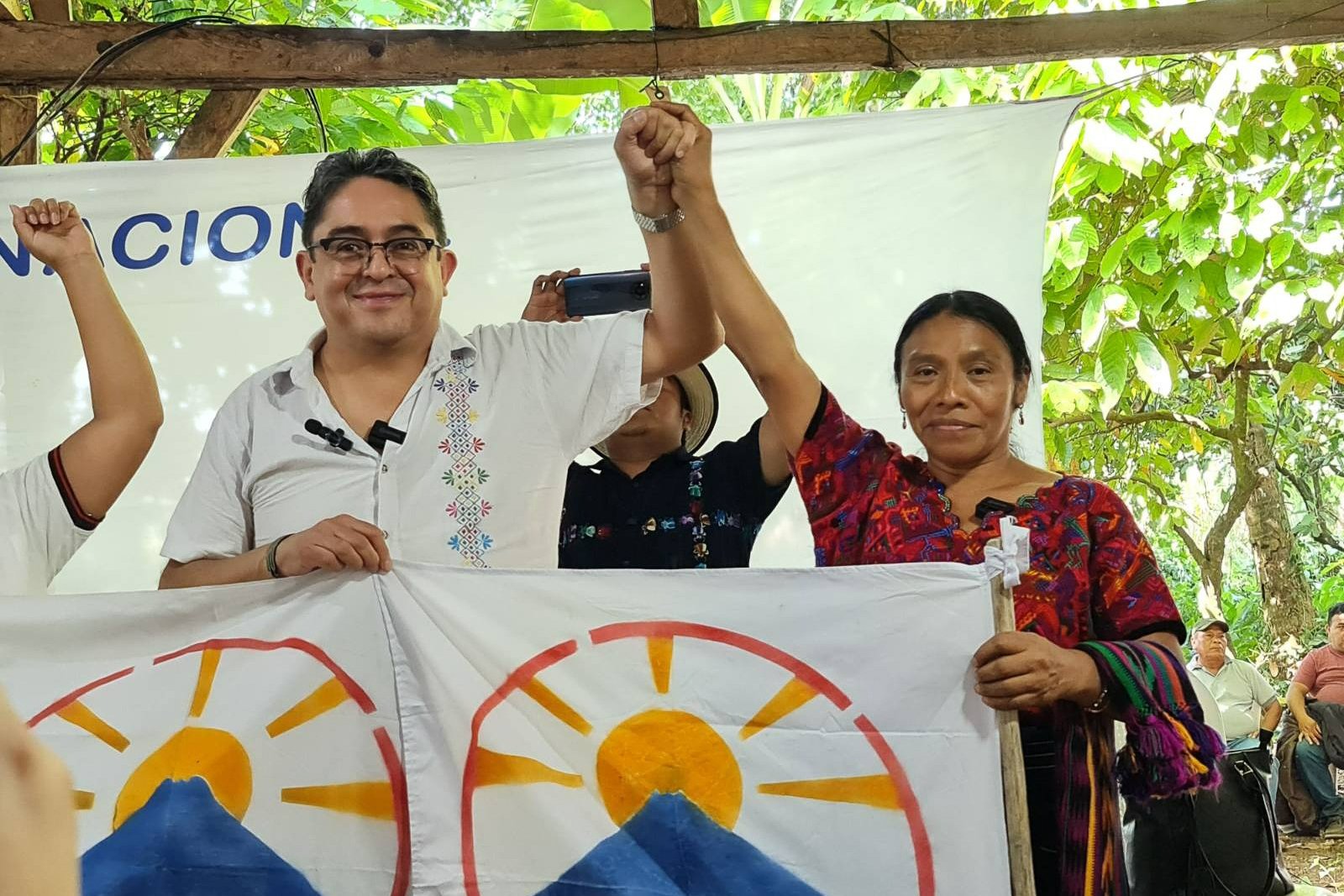  Proclamación de Thelma Cabrera y Jordán Rodas, como binomio presidencial del partido Movimiento para la Liberación de los Pueblos (MLP). Antes de ser excluidos de la contienda electoral 2023, el binomio se perfilaba como uno de los más fuertes para alcanzar la Presidencia. Municipio de Santo Domingo, Retalhuleu, 28 de diciembre de 2022. Foto de Nelton Rivera 